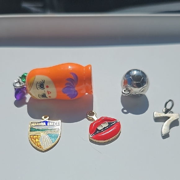 5 pc lot pendants assorted - Picture 2 of 9